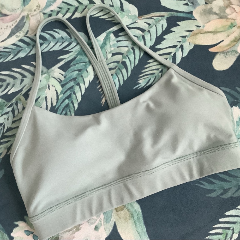 🍋EUC- Lululemon Flow Y Nulu Bra